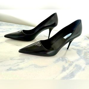 Prada logo black pumps